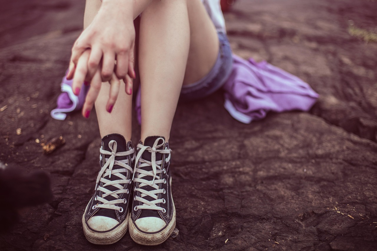 Autolesionismo negli adolescenti: cosa significa, perché accade e come intervenire